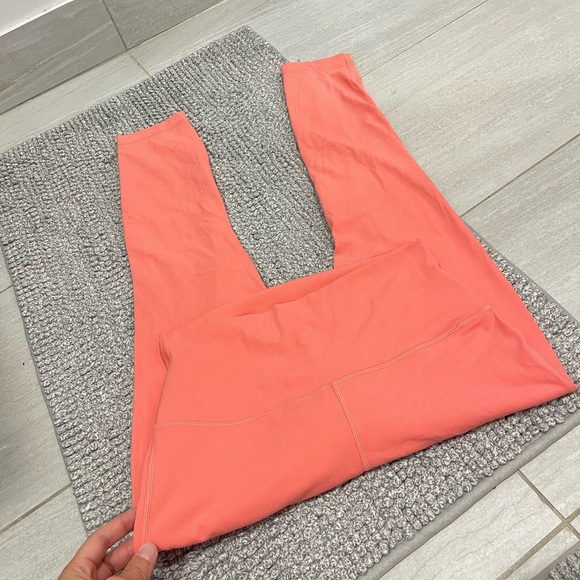 Lululemon Align High-Rise Pant 25"
Raspberry Cream size 8 - Picture 8 of 9